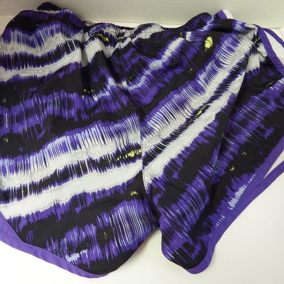 Nike athletic shorts, Dri Fit, Size L - Picture 3 of 4